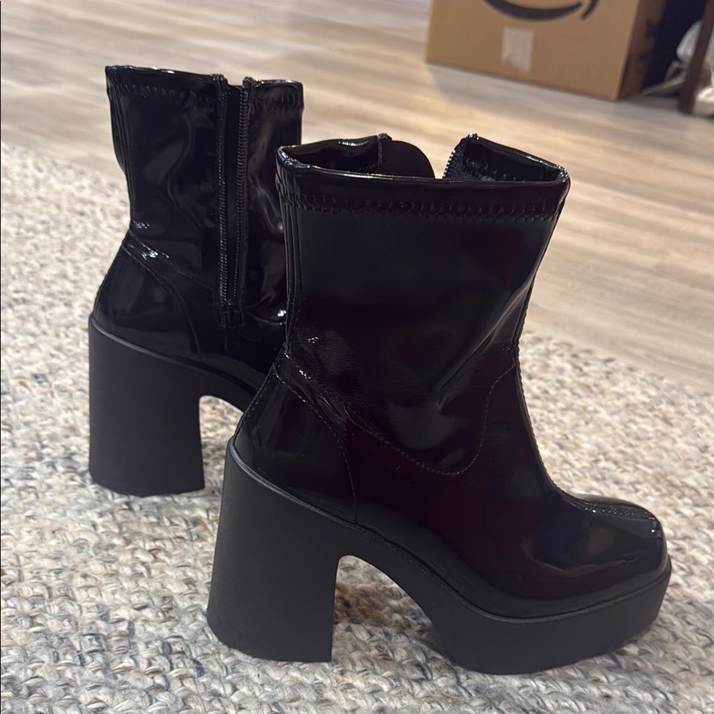 Steve Madden Glossy Black Heeled Boots